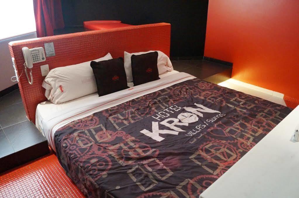 Love Hotel Kron Mexico City Exterior photo